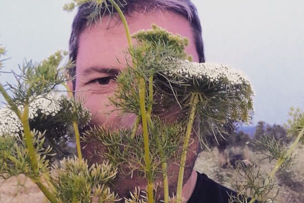 Bir bitki avcısı olarak yüzüme bitki maskesi yapmayı çok seviyorum. Hele uzun za…